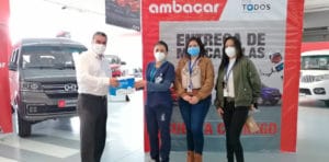 Noticias Ambacar, donación de mascarillas en concesionario Quicentro Sur Quito